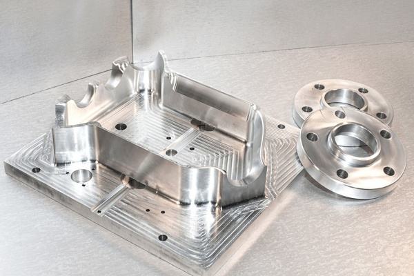 塑胶模具开发时如何设计导柱的结构？